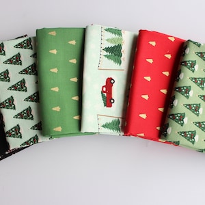 Christmas Tree Fabric Bundle / Christmas Fat Quarter Bundle / Holiday Fabric / Santa Fabric