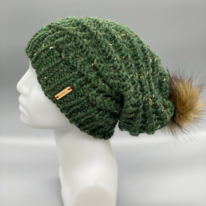 KALE GREEN Swirly pompom