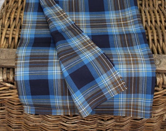Pre-Cut - Holyrood Scottish Tartan - Fat Quarter (75x50 cm / 29x19 inches) - Fine 100% Wool 11oz - Made in Britain