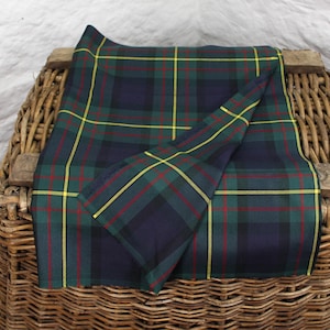Pre-Cut - MacLaren Scottish Tartan - Fat Quarter (75x50 cm / 29x19 inches) - Fine 100% Wool 11oz - Made in Britain