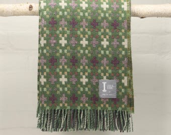 Manta de lana estilo Fair Isle, de fabricación británica, con tapiz galés, de gran calidad, acogedora y cálida, hecha en telar y bobina - Heather