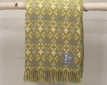 Manta de lana estilo Fair Isle, de fabricación británica, con tapiz galés, de gran calidad, acogedora y cálida, hecha a mano en telar y bobina, color verde chartreuse.