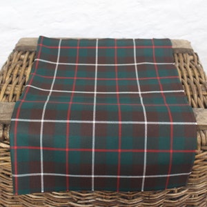 Pre-Cut - MacKinnon Hunting *Modern* Scottish Tartan - Fat Quarter (75x50cm / 29x19inches) - Fine 100% Wool 11oz - Made in Britain