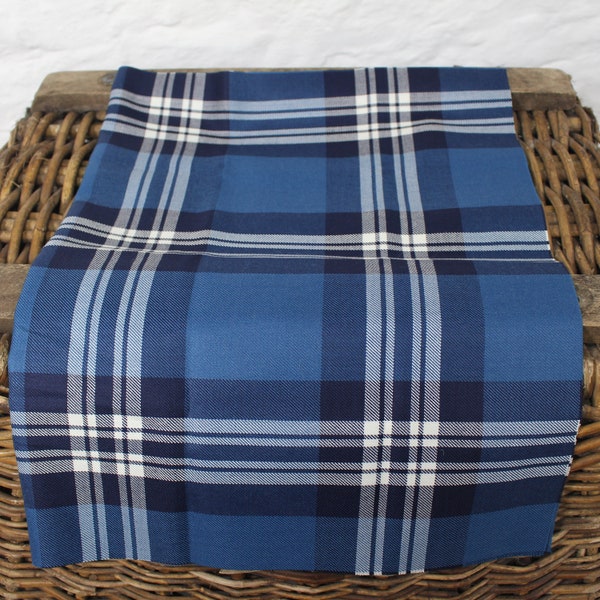 Earl of St Andrews Scottish Tartan - Fat Quarter (75x50 cm / 29x19 inches) - Fine 100% Wool 11oz - Made in Britain *Excellent Quality*