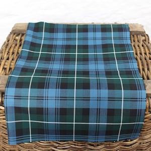 Pre-Cut - Lamont *Ancient* Scottish Tartan - Fat Quarter (75x50 cm / 29x19 inches) - Fine 100% Wool 11oz - Made in Britain