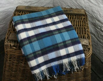100% Wool Blanket/Throw - British Made Fluffy Tweed Fabric -Not Harris 158cm x 134cm - Sarcelle, Bleu, Vert et Blanc