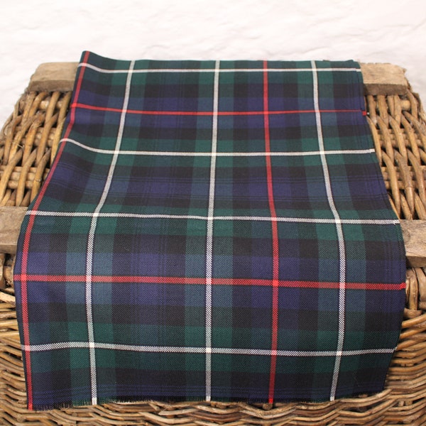 MacKenzie *Modern* Scottish Tartan - Fat Quarter (75x50 cm / 29x19 inches) - Fine 100% Wool 11oz - Made in Britain *Excellent Quality*