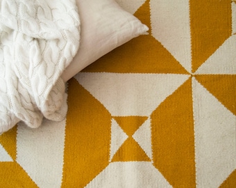 Cream Yellow Arrows flatwoven wool kilim rug; Mustard off-white; Southwestern Scandinavian minimalist; 8x10 5x8 9x12; Area Accent Rug Runner