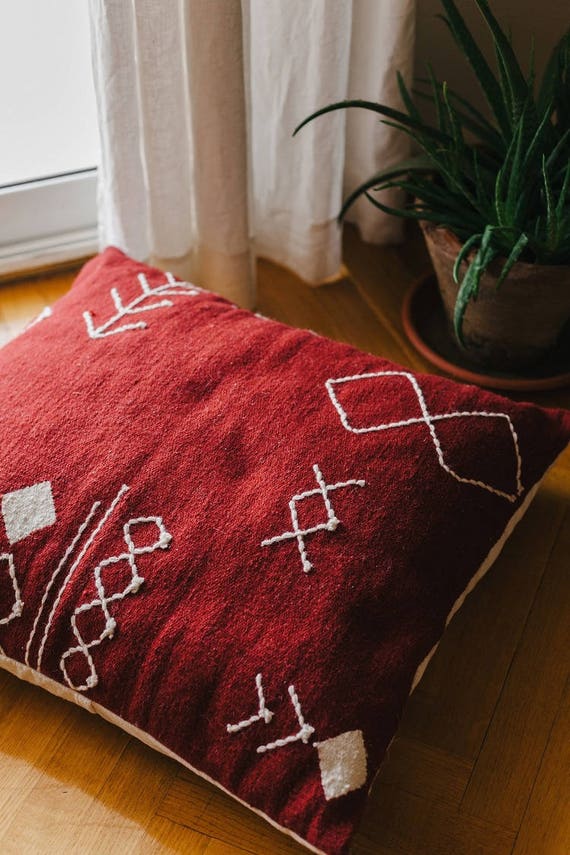 Weinrote Maschen handgemachte Kelim Kissenhülle; boho; besticktes Kissen; Kissenbezüge; Bodenkissen; dekoratives Wurfkissen; 20x20 26x26