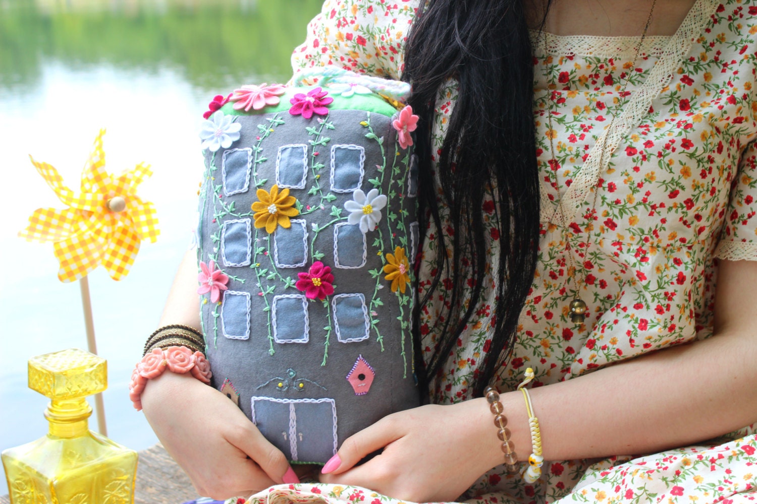 Charmant Petit Immeuble Fleuri | Charming Little Flowered Building