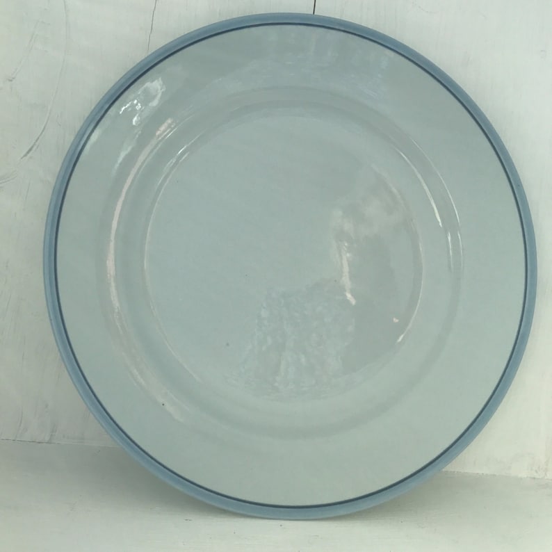 Large side plate Sweden designed by Marianne Westman and manufactured 1961-1967. /'Silja/' by R\u00f6rstrand