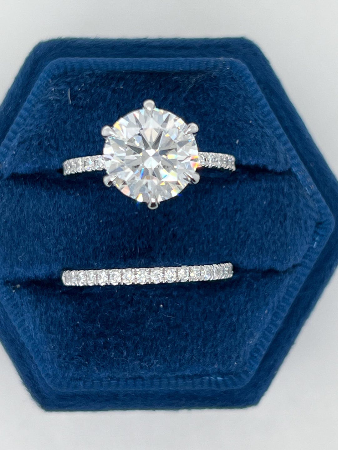 3.5 Carat D/VVS2 IGI Certified Lab Grown Round Diamond Engagement Ring ...
