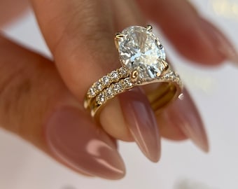 3.5 Carat E/VVS2 IGI Certified Oval Lab Created Diamond Hidden Halo Engagement Ring Set Matching Round Diamonds Wedding Band 18k Yellow Gold