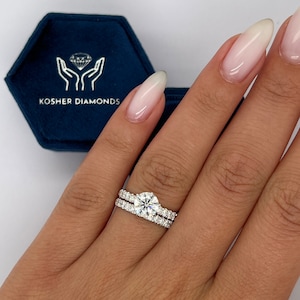 POPULAR STYLE 1.5 Carat D/VVS2 IGI Certified Round Ideal Cut Lab Grown Diamond Pave Set Engagement Ring with Matching Diamond Wedding Band