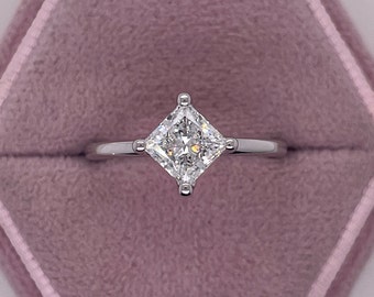 RARE VVS1 Clarity D Color Carat Unique Kite Set IGI CERTIFIED