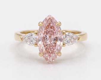 2.5 Carat Total VIVID PINK Color VVS2 Clarity IGI Certified Marquise 3 Stone Lab Diamond Engagement Ring Side Pear Diamonds 18k Gold