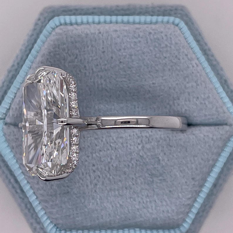 GIGANTIC DREAMY 10.15 Carat IGI Certified F/VVS2 Radiant Cut Lab Grown ...