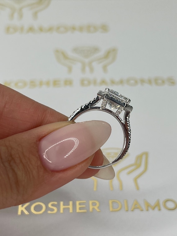 Carat D Color VVS2 Clarity IGI CERTIFIED Elongated