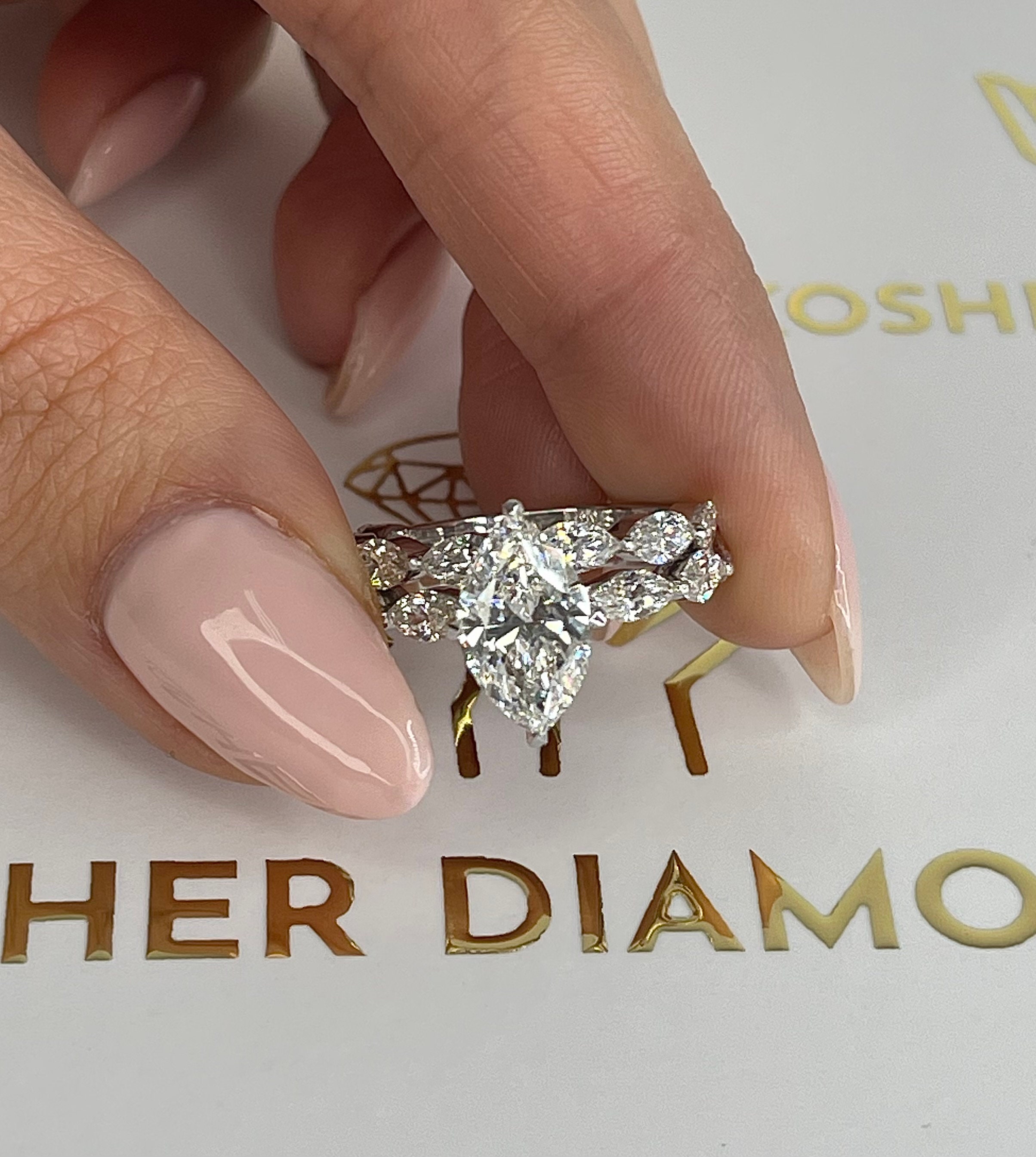 UNIQUE RARE Design 4.18 Carat E/VVS2 IGI Certified Marquise