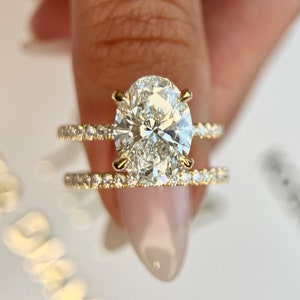 4.5 Carat IGI Certified F/VS1 Oval Cut Lab Grown Diamond Engagement Ring Set, Matching Round Side Diamonds Wedding Band 14k Yellow Gold