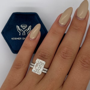 UNIK Stor 5,75 ct E/VVS2 IGI-CERTIFIERAD Avlång Rektangulär Radiant Cut Förlovningsring med Lab Grown Diamant, Matchande Diamantband 18k