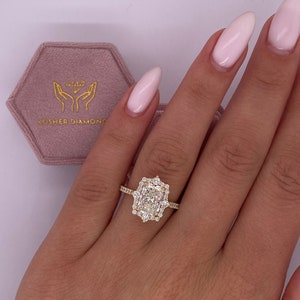2.5 Carat E color VVS2 Clarity IGI CERTIFIED Elongated Radiant Cut Lab Grown Diamond Stylish Halo Design Engagement Ring 14k Yellow Gold