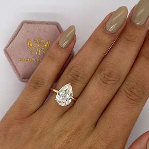 4 Carat IGI Certified F/VS1 Pear Shape Excellent Cut Lab Grown Diamond Solitaire Engagement Ring, 3 prongs 14k Two Tone Gold