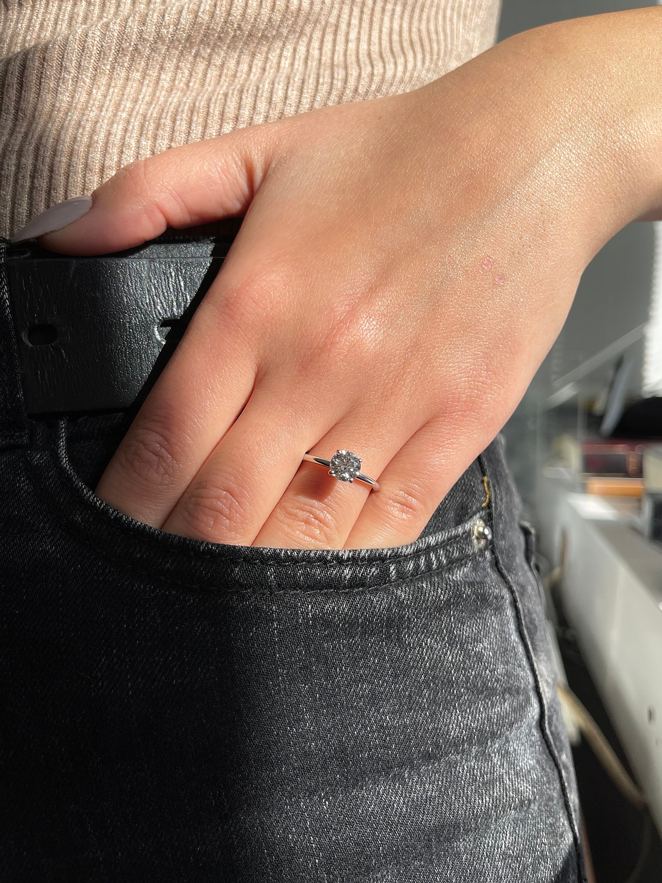 1 Carat IGI CERTIFIED D Color VVS2 Clarity Round Ideal Cut Lab