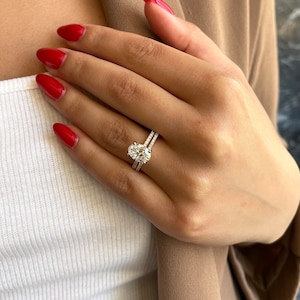 2.5 Carat E/VVS2 IGI CERTIFIED Oval Cut Lab Diamond Solitaire Hidden Halo Engagement Ring Set with Matching Round Diamond Band 14k Rose Gold