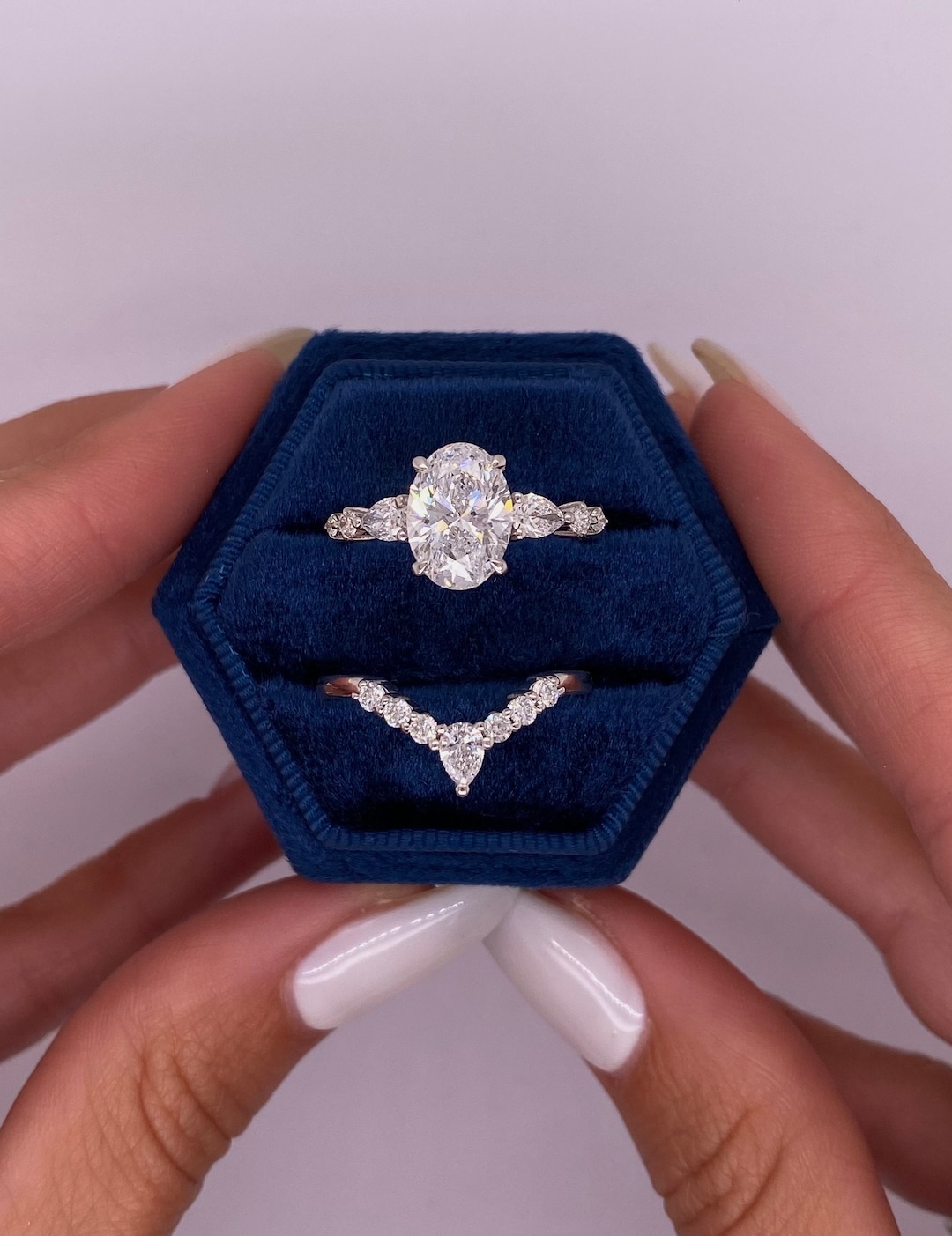 2.5 Carat IGI Certified E/VVS2 Oval Cut Lab Created Diamond Engagement ...