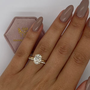 2.2 Karat IGI zertifiziert E / VVS2 Ovalschliff Labor gewachsen Diamant Solitär Verlobungsring Set, passender runder Diamant Ehering 14k Gelbgold