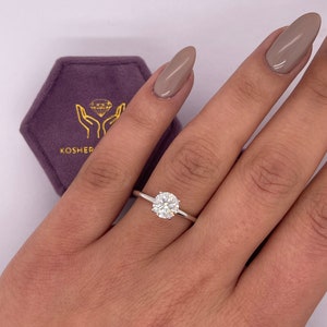 1 Carat IGI CERTIFIED D color VVS2 Clarity Round Brilliant Excellent Cut Lab Created Diamond Solitaire Engagement Ring
