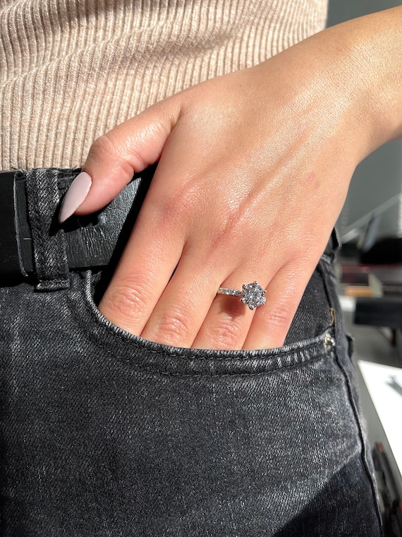 Carat E VVS2 Round Cut Lab Grown Diamond Solitaire Engagement