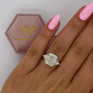 4.75 carat IGI CERTIFIED E Color VVS2 Clarity Elongated Radiant Cut Lab Grown Three Stone Diamond Engagement Ring , Side Trillion Cuts 18k