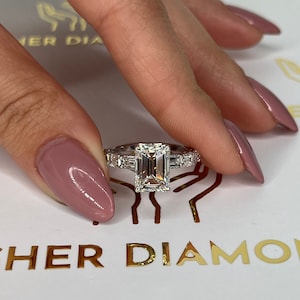 Exclusive Design IGI CERTIFIED 4.35 carat F/VVS2 Emerald Cut Lab Diamond Engagement Ring 18k White Gold Ring, Side Emerald Shape Diamonds