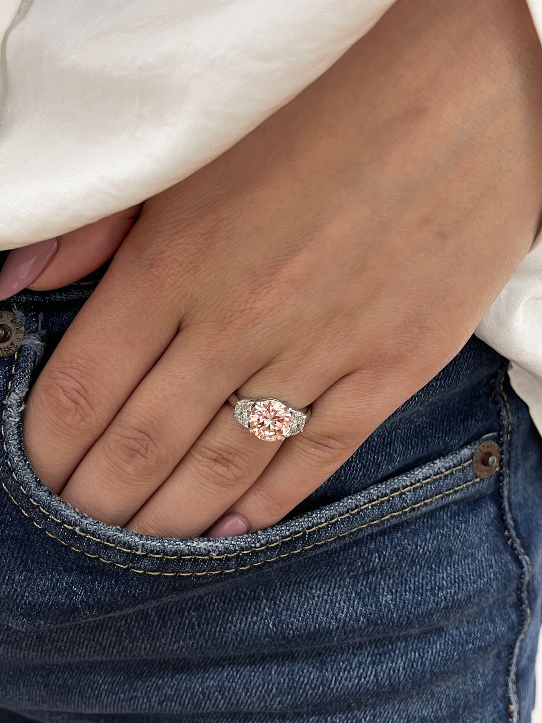 4 Carat Fancy Vivid Pink Color VS1 IGI Certified Round Lab