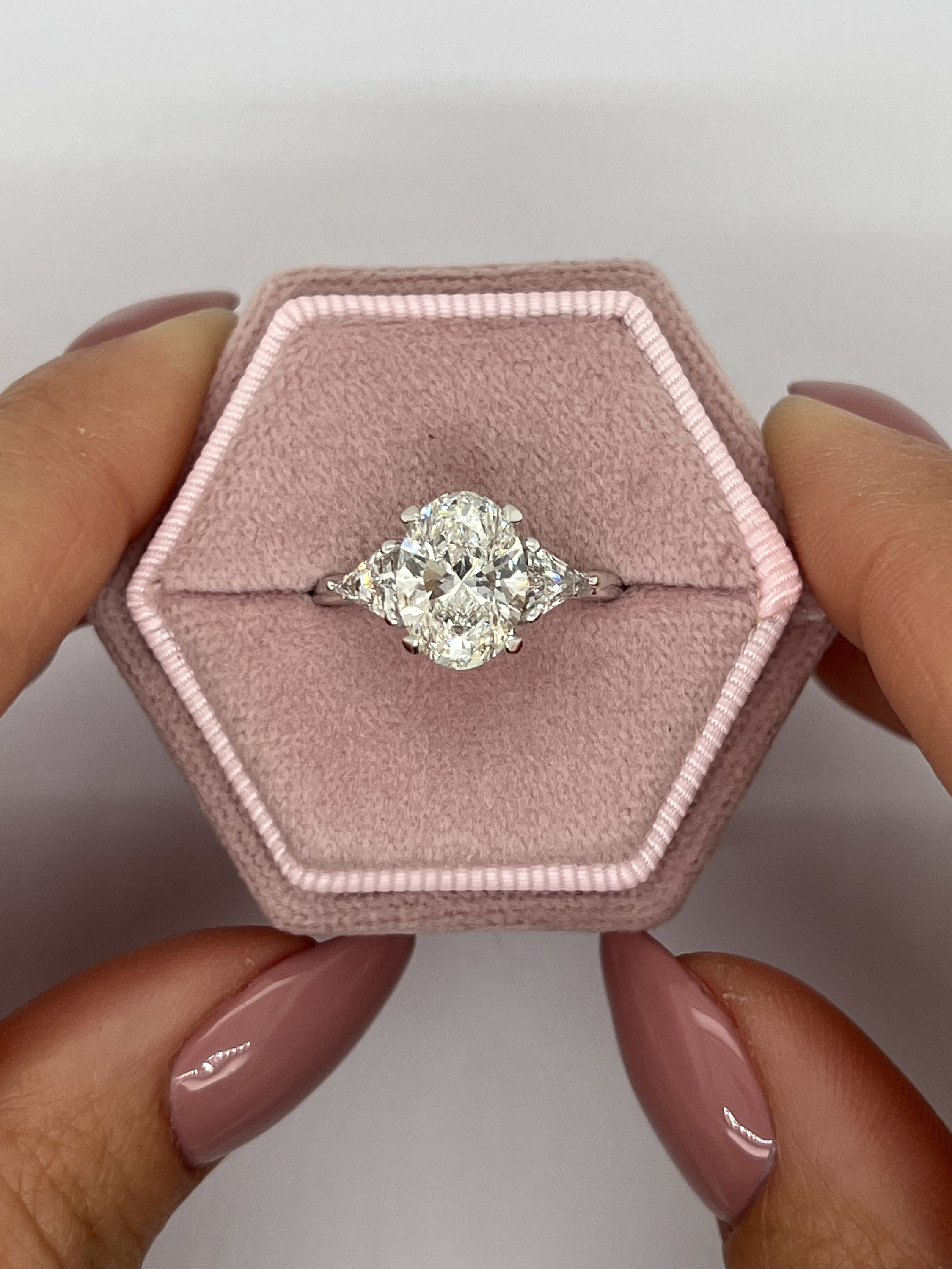 3.5 Carat IGI CERTIFIED F/VS1 Oval Cut Three Stone Lab 3.5 Carat IGI CERTIFIED F/VS1 Oval Cut Three Stone Lab