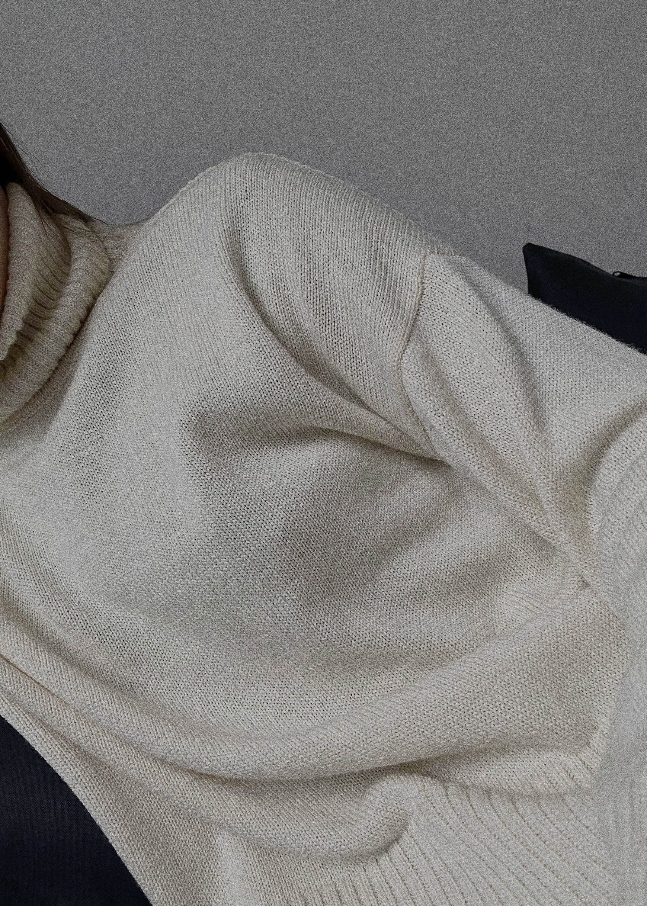 jumper with side slits