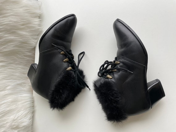 Vintage Black Boots Fur Trim Low Heel Lace Up Sho… - image 4