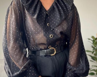 Vintage doorschijnende blouse met stippen, elegante zwarte top, maat M/L
