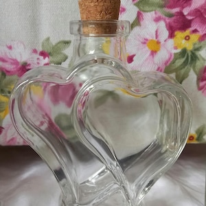200 ml Entwined Hearts Shaped Glass Bottle with Cork Stopper Engagement/Wedding/Apothecary Decor Love Token/Valentine's Day Gift