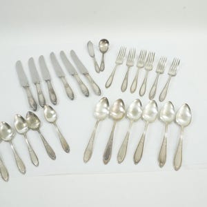 WM Rogers Silverplate Flatware Set, 1923&#39;s Triumph Silverplate Silverware Service For 6, Dining Room Silver, 25 Pcs Lot 131 Free USA Ship
