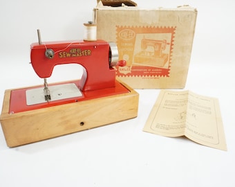 Vintage 1950s Mid Century Pink Sewing Machine/ IDLE HOUR/ Sewing