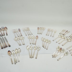 Conjunto de talheres WM Rogers em prata, abril de 1950, International Silverplate Plate, 71 peças, Lote 147, Frete grátis para os EUA