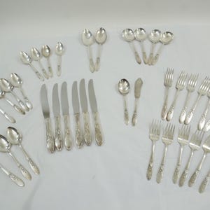 Onieda Silverbestick, Simeon L & George H Silverpläterat Silverbestick, Rogers Company, Oneida, Presentation, 1948, 37 delar Lot 143 Fri frakt i USA