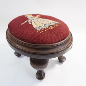Oval Antique Footstool, Needlepoint Top, Wood Frame Footstool, Antique Furniture, Vintage Victorian Furniture, Figural Top, Free USA Ship