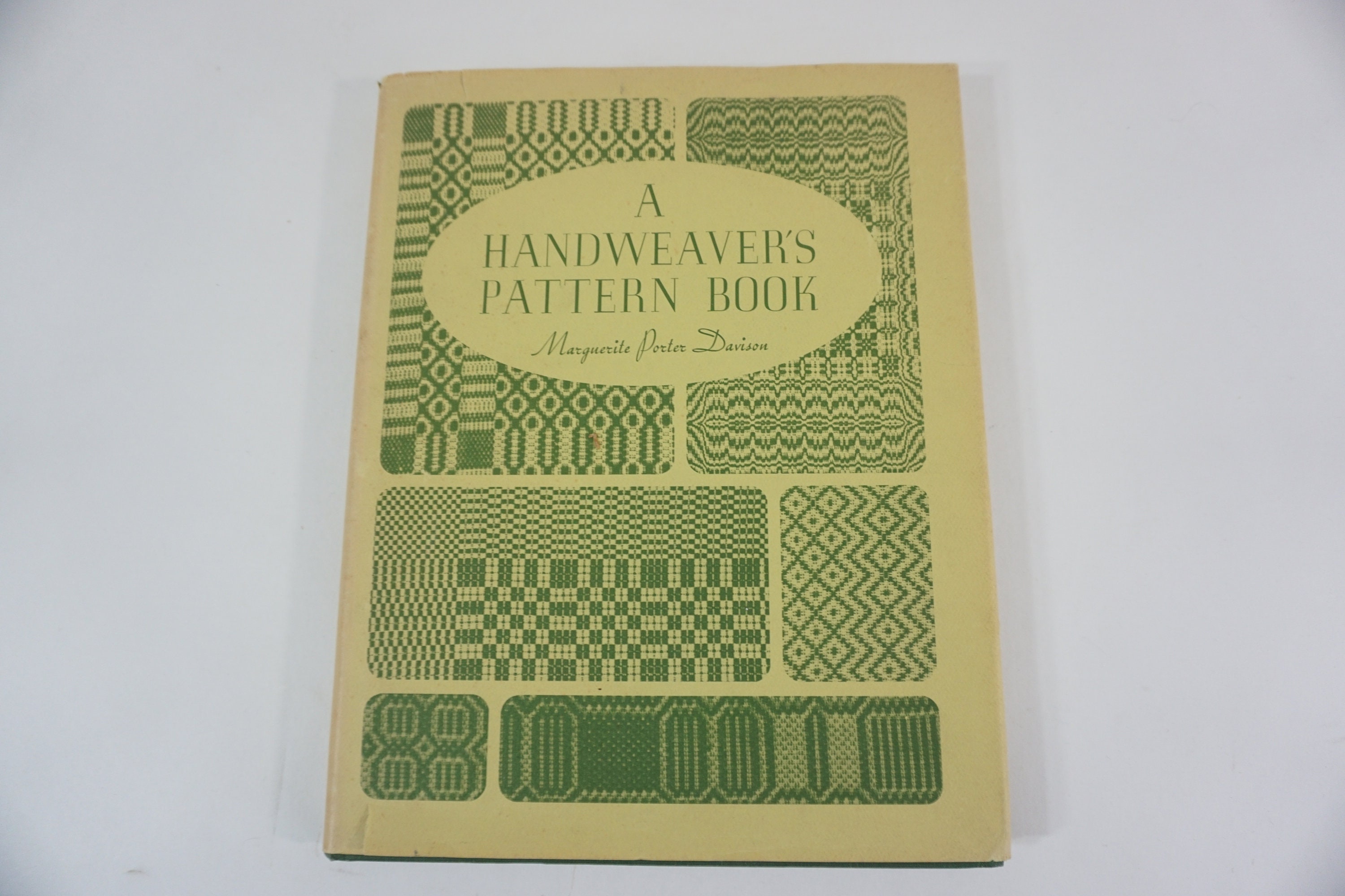 A Handweaver's Pattern Book, by Marguerite Porter Davison, Revised