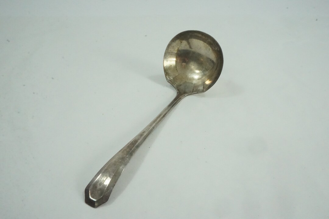 WM Rogers & Son, Silverplate Gravy Ladle, 1917 Lincoln Pattern
