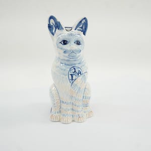 Williamsburg Cat Jug, Authentic Delft Williamsburg Restoration, Colonial America, Reproduction English Delftware, 6.5" H  Free USA Ship