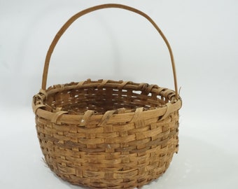 Vintage Basket, Basket w/ Handle, Splint Basket, New England Style Splint Basket, Round Basket with Wood Handle,  Free USA Ship